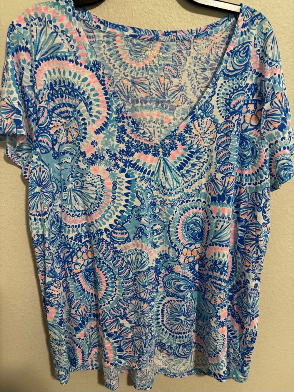 Lily Pulitzer Women’s plus size v neck tee